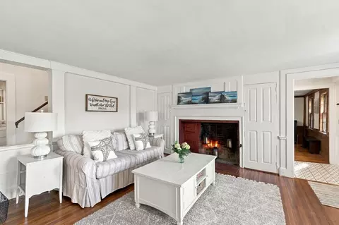 Living - 25 Concord St, Gloucester, MA 01930 photo 4 of 7