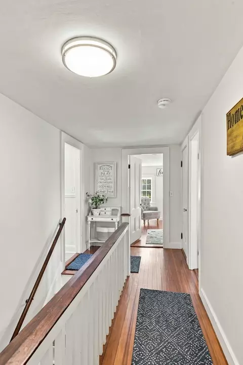 Entry Way - 25 Concord St, Gloucester, MA 01930 photo 2 of 3