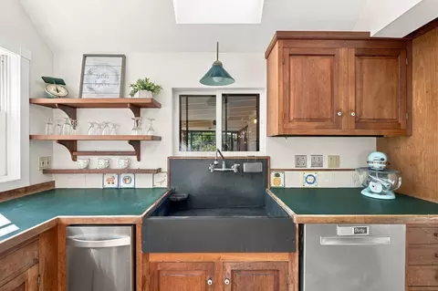 Kitchen - 25 Concord St, Gloucester, MA 01930 photo 4 of 5