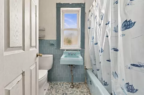 Bath - 25 Rock Valley Ave, Everett, MA 02149 photo 1 of 2