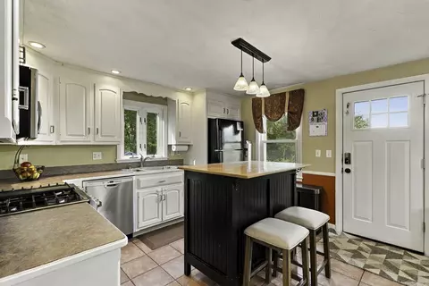 Kitchen - 35 Anthony Rd, Franklin, MA 02038 photo 2 of 3