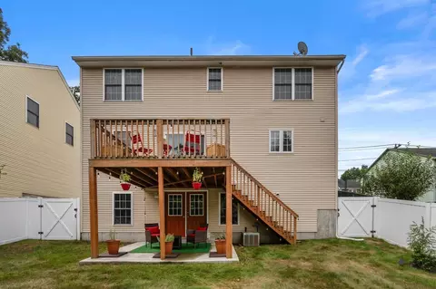 Exterior - 109 Appleton St, Springfield, MA 01108 photo 8 of 15