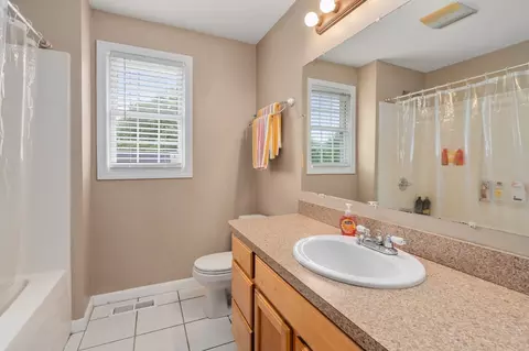 Bath - 109 Appleton St, Springfield, MA 01108 photo 2 of 2