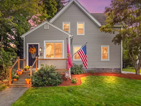 93 Washburn St, Taunton, MA 02780