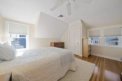 Bedroom - 117 Manomet Ave, Hull, MA 02045 photo 4 of 6