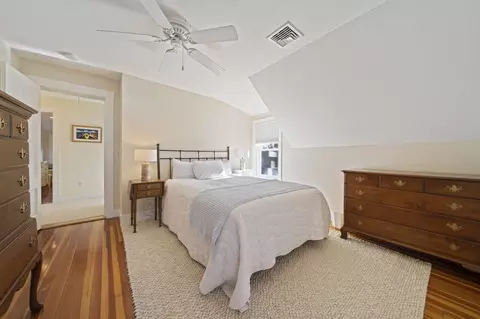 Bedroom - 117 Manomet Ave, Hull, MA 02045 photo 6 of 6