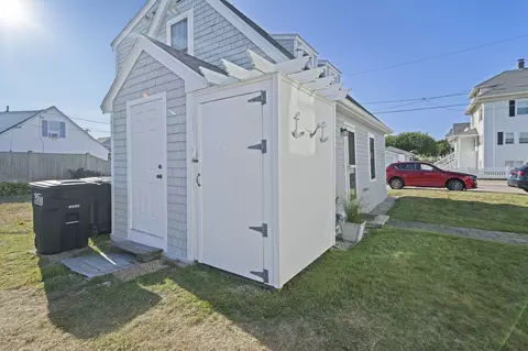 Exterior - 117 Manomet Ave, Hull, MA 02045 photo 4 of 7