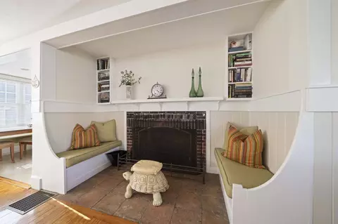 Living - 117 Manomet Ave, Hull, MA 02045 photo 4 of 7