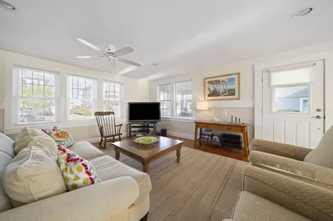 Living - 117 Manomet Ave, Hull, MA 02045 photo 3 of 7