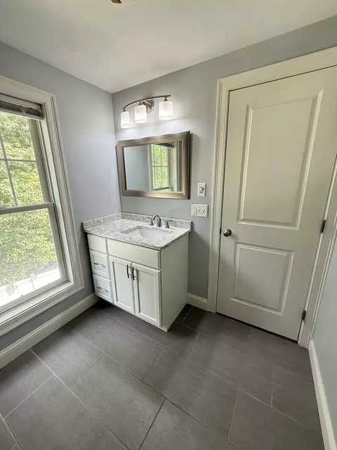 Bath - 2 Burncoat Hts, Worcester, MA 01606 photo 3 of 4