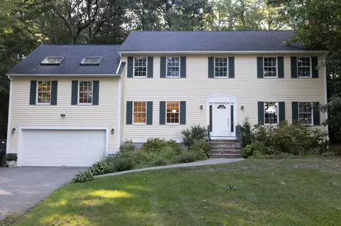4 Mead Cir, Lexington, MA 02420