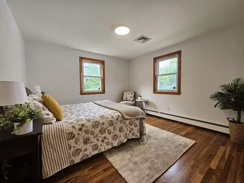 Bedroom - 11 Tuttle Ln, Saugus, MA 01906 photo 3 of 7