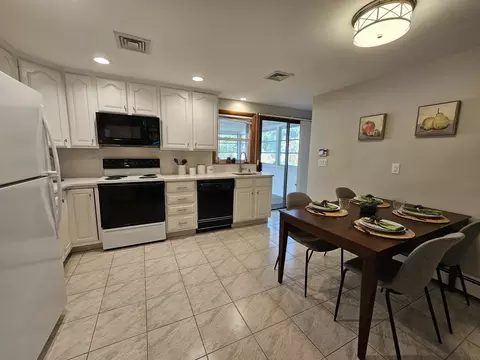 Kitchen - 11 Tuttle Ln, Saugus, MA 01906 photo 1 of 4