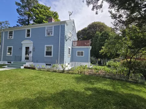 Exterior - 203 Burncoat St, Worcester, MA 01606 photo 5 of 9