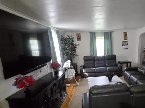 Living - 203 Burncoat St, Worcester, MA 01606 photo 2 of 6