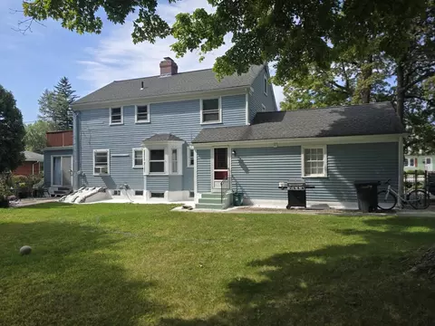 Exterior - 203 Burncoat St, Worcester, MA 01606 photo 4 of 9