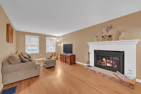 Living - 32 Sibley Rd, Sutton, MA 01590 photo 3 of 3