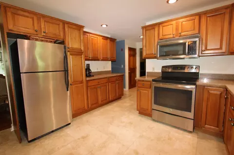 Kitchen - 32 Sibley Rd, Sutton, MA 01590 photo 1 of 2