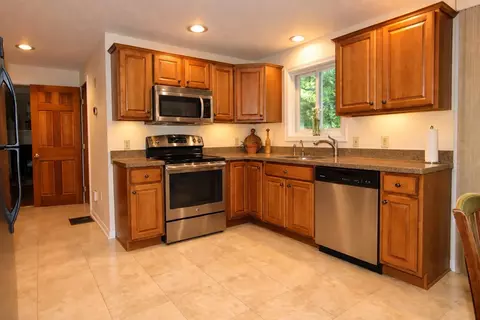 Kitchen - 32 Sibley Rd, Sutton, MA 01590 photo 2 of 2
