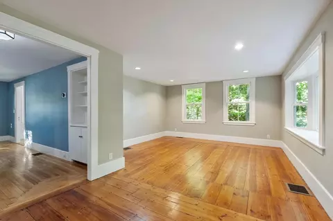Living - 517 Main St, Acton, MA 01720 photo 3 of 4