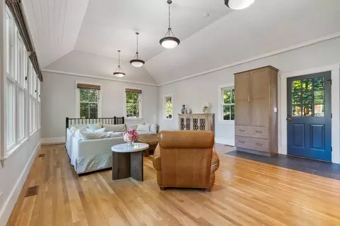 Living - 517 Main St, Acton, MA 01720 photo 2 of 4
