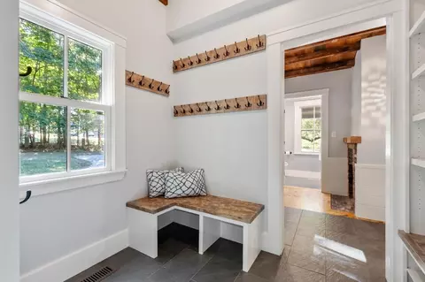 Entry Way - 517 Main St, Acton, MA 01720 photo 3 of 5