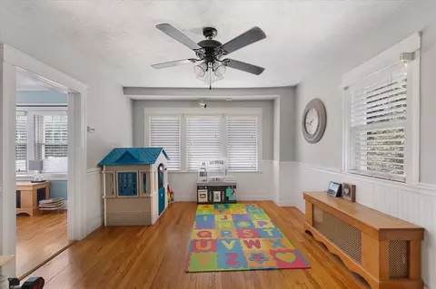 Entry Way - 22 Oneida, Worcester, MA 01606 photo 2 of 5