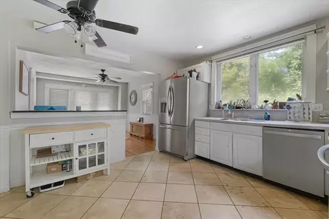 Kitchen - 22 Oneida, Worcester, MA 01606 photo 2 of 2