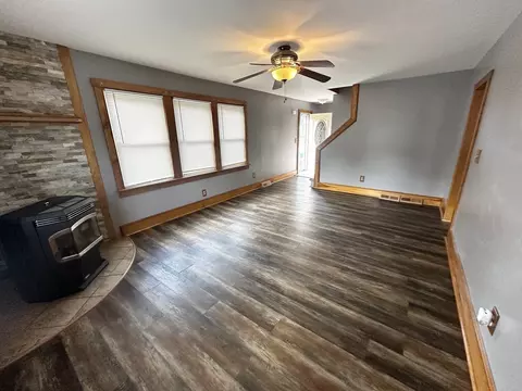 Living - 770 Main St, Acushnet, MA 02743 photo 1 of 3
