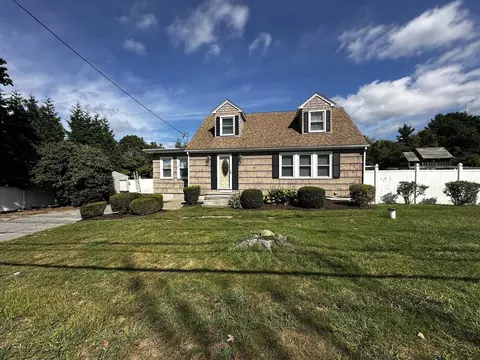 Exterior - 770 Main St, Acushnet, MA 02743 photo 3 of 6