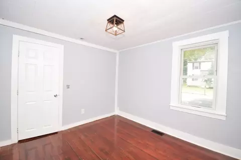 Bedroom - 433 Putnam Hill Rd, Sutton, MA 01590 photo 4 of 4