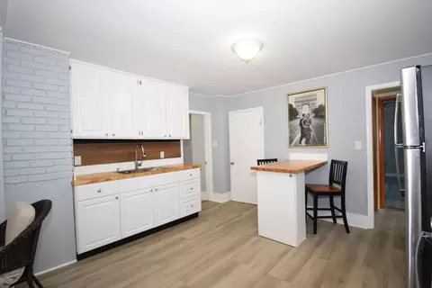 Entry Way - 433 Putnam Hill Rd, Sutton, MA 01590 photo 1 of 1