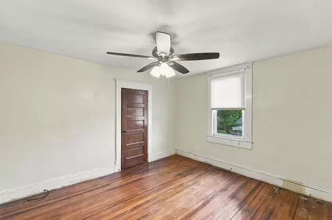 Bedroom - 132 Gilbert Ave, Springfield, MA 01119 photo 4 of 8