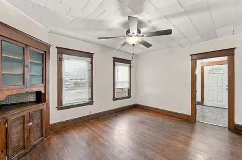 Living - 132 Gilbert Ave, Springfield, MA 01119 photo 1 of 5