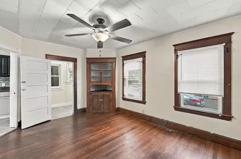 Living - 132 Gilbert Ave, Springfield, MA 01119 photo 4 of 5