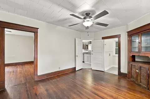 Living - 132 Gilbert Ave, Springfield, MA 01119 photo 5 of 5