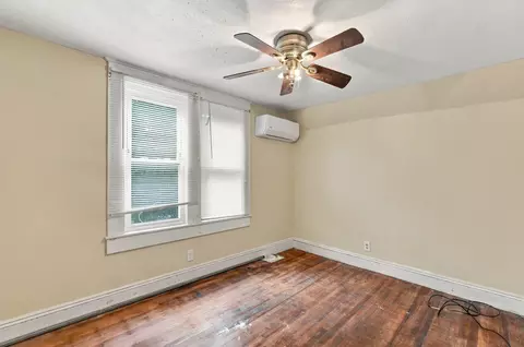Bedroom - 132 Gilbert Ave, Springfield, MA 01119 photo 8 of 8
