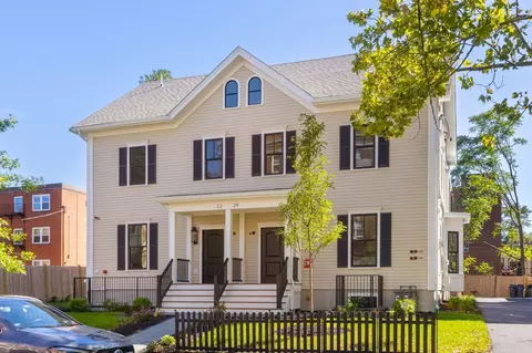 24 Wendell St #2, Cambridge, MA 02138