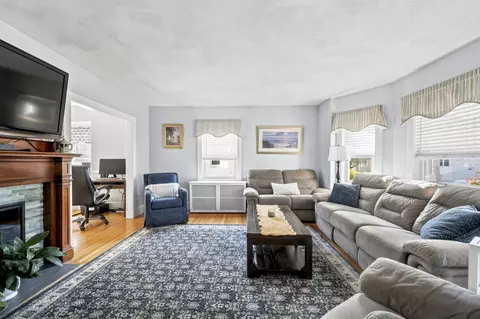Living - 38 Thornton St, Quincy, MA 02170 photo 1 of 2