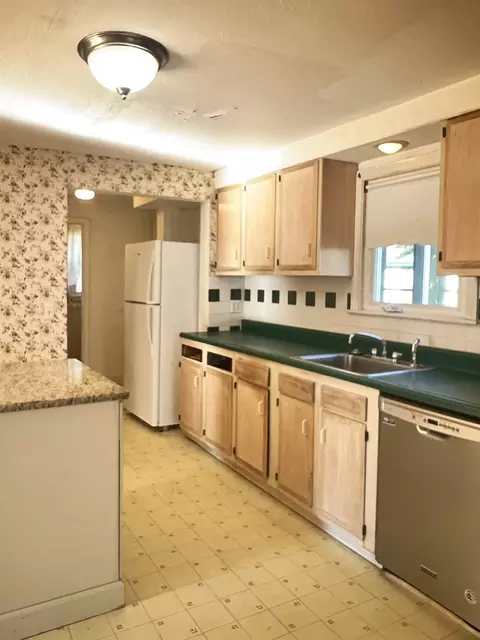 Kitchen - 109 Pilgrim, Springfield, MA 01118 photo 1 of 2