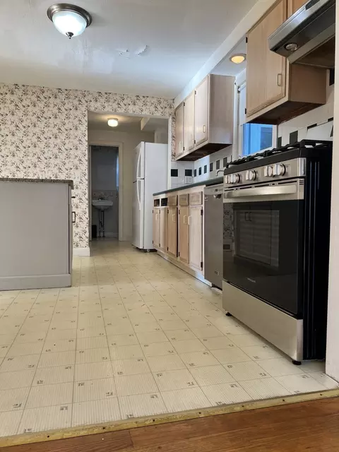 Kitchen - 109 Pilgrim, Springfield, MA 01118 photo 2 of 2