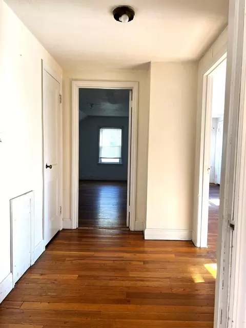 Entry Way - 109 Pilgrim, Springfield, MA 01118 photo 2 of 2