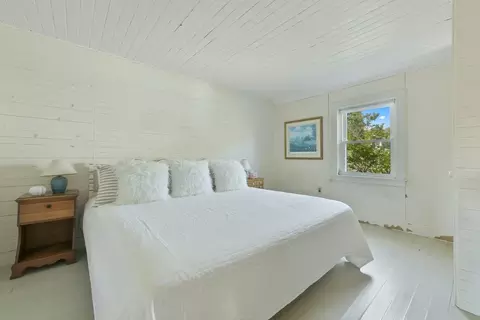 Bedroom - 172 Irving Ave, Barnstable, MA 02647 photo 7 of 8
