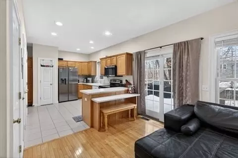 Kitchen - 1 Knowlton Cir #1, Upton, MA 01568 photo 2 of 2