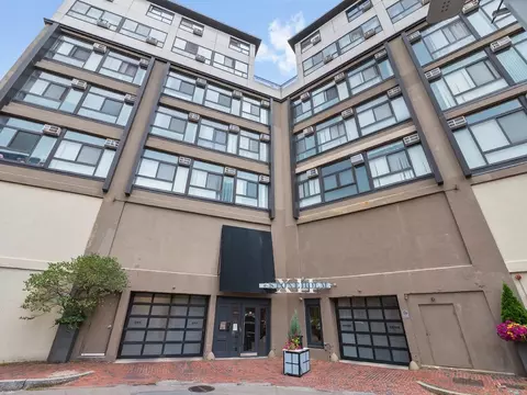 12 Stoneholm St #313, Boston, MA 02115