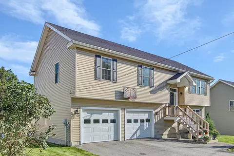 Exterior - 6 Greenhalge St, Worcester, MA 01604 photo 2 of 5