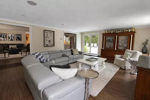Living - 4 Temi Rd, Chelmsford, MA 01824 photo 5 of 6