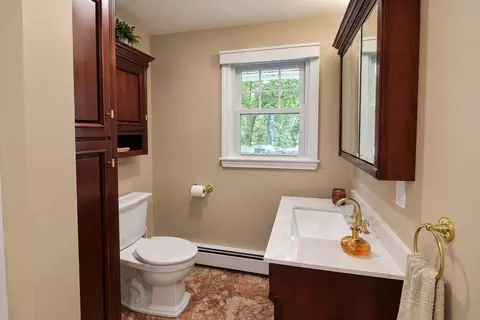 Bath - 4 Temi Rd, Chelmsford, MA 01824 photo 1 of 6
