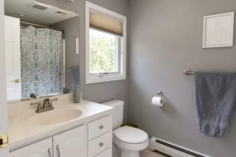 Bath - 4 Temi Rd, Chelmsford, MA 01824 photo 5 of 6