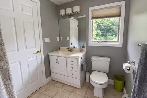 Bath - 4 Temi Rd, Chelmsford, MA 01824 photo 6 of 6